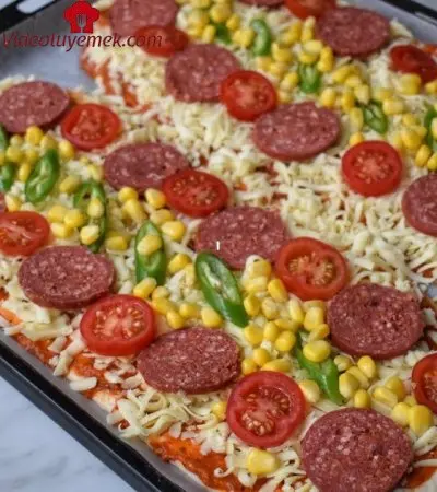 Her Gün Yesem Bıkmam Hem Göze Hem De Mideye Hitap Eden Çok Lezzetli Pizza Tarifi / Pizza Yapımı