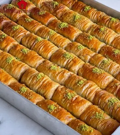 Bayrama Bu Tatlı Olay Olur Hamuru Zar Gibi Açılan Çıtır Çıtır Burma Baklava Tarifi