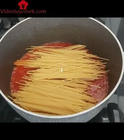 Haşlamak Yok Süzmek Yok Enfes Sosuyla Pişen Spagetti