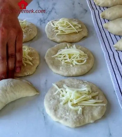 Kahvaltıya Bu Tarifi Yapın ️ Tüm Övgüleri Kapın Bu Lezzete Bayılacaksınız Simit Poğaça Tarifi
