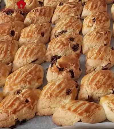 Çayınızın Yanına Hemen Yapın Pastane Usulü Üzümlü Kurabiye
