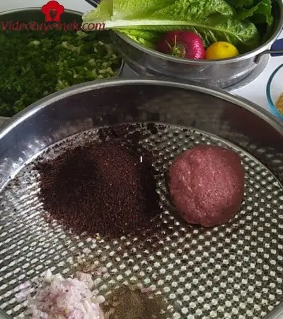 Etli Çiğ Köfteyi Urfalı Komşumdan Öğrendim, Yıldız Tarifim Oldu Lezzeti Anlatılmaz