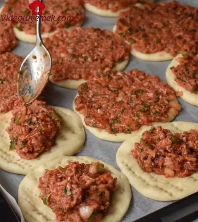 Ister Kahvaltıya Ister Çay Saatine Yap Bu Lezzete Bayılacaksınız Mini Pide ️ / Pide Tarifi