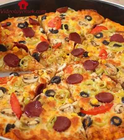 Çocuklar Hep Bunu Istiyor Anne Pizzası. Tepsi Kolay Pizza Tarifi