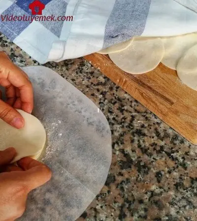 Böyle Yufka Yapımı Daha Önce Hiç Görmediniz 4 Tane Yufkayı Aynı Anda Açıp Pişiriyorum / Yufka Tarifi