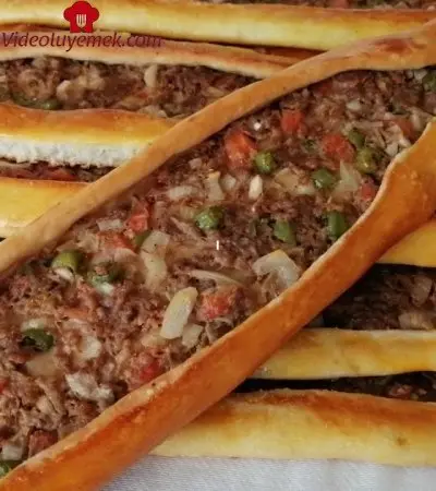 Bir Fırıncı Eşi Olarak Çok Iddaalıyım/Kıymalı Pide Tarifimi Deneyin Parmaklarınıza Dikkat Edin