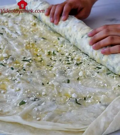 Bir Börek Hem Bu Kadar Kolay Hem De Bu Kadar Lezzetli Olur Mu Demeyin Çıtır Çıtır Rulo Börek ️