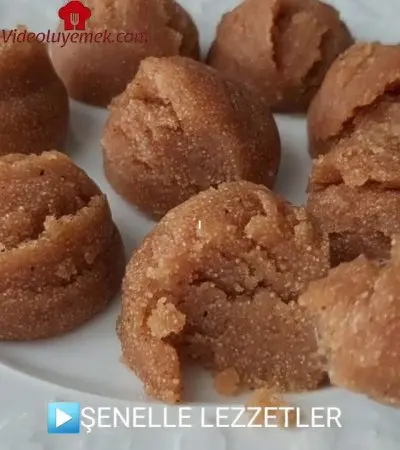 Şerbeti Kaynatılmayan Tam Ölçülü Unlu Irmik Helvası Tarifi